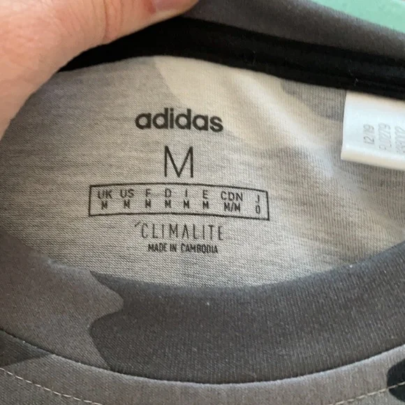 Adidas Fast and Confident AOP Camo Black and Grey Short sleeve shirt Climilte - Picture 3 of 3